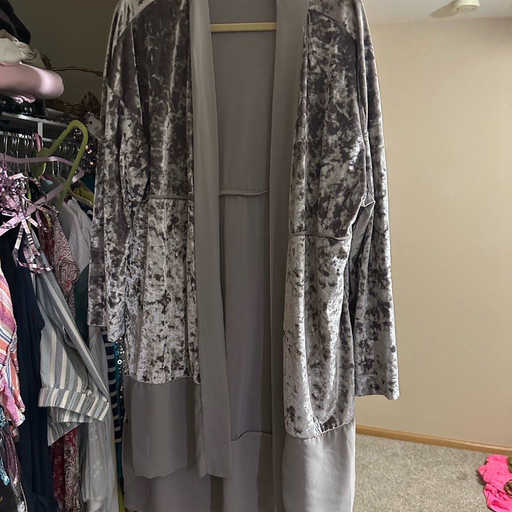Elegant Gray Velvet Women's cardigan